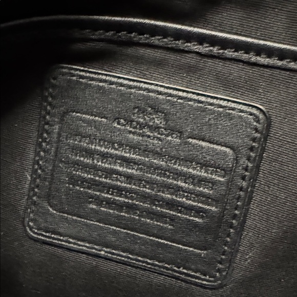 Coach Black Signature purse in good condition - Picture 8 of 8